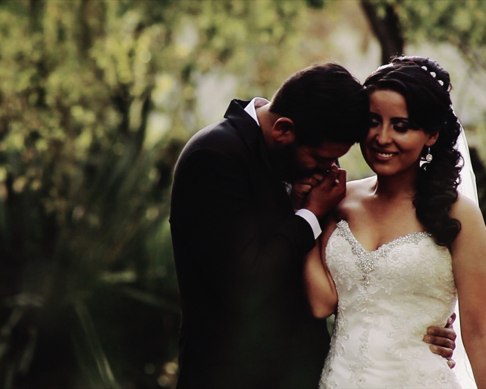 Paola + Mauricio Sneak Peek